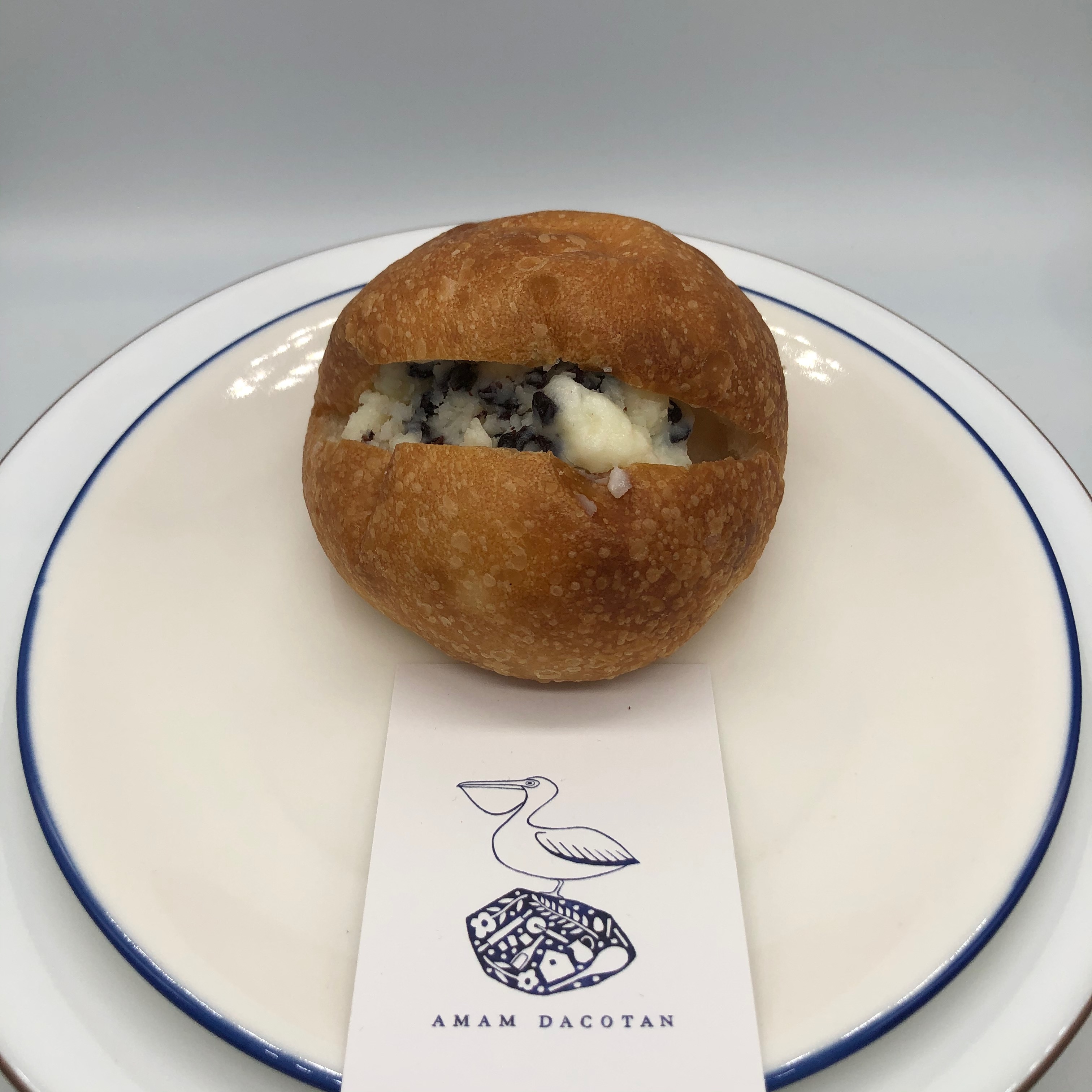 カレンツ ラムレーズンの塩バターサンド