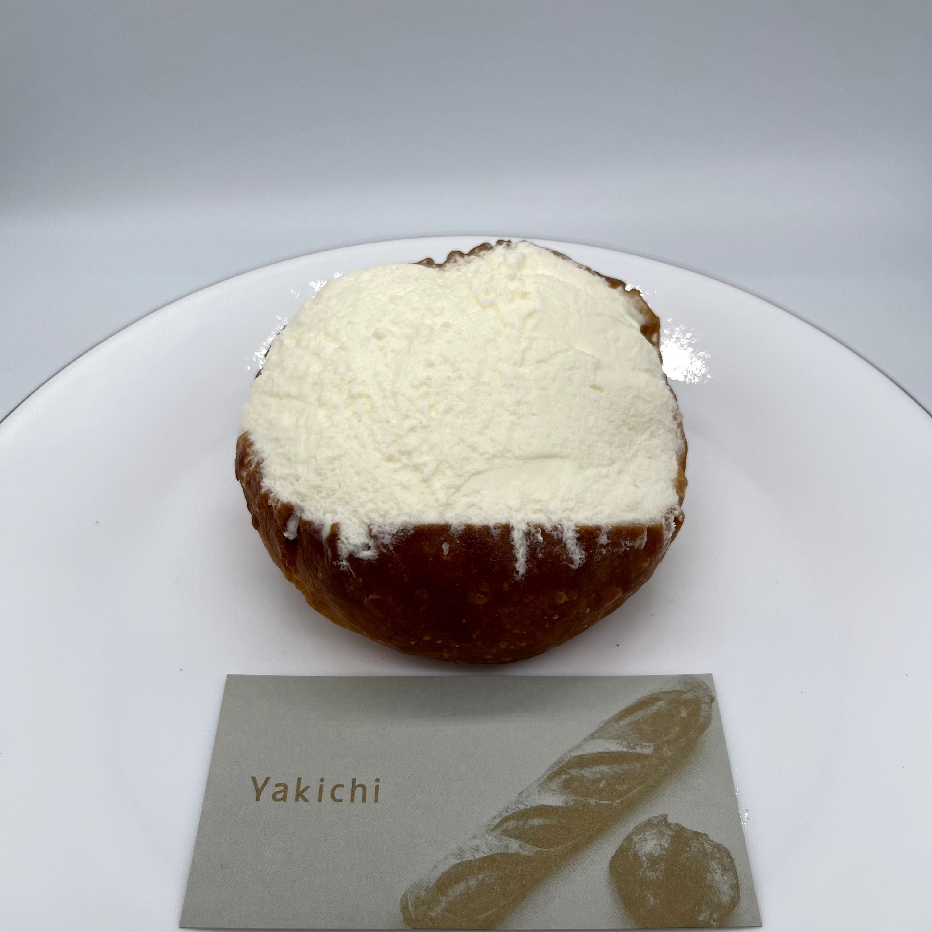 Yakichiのヨーグルトクリームのマリトッツォ