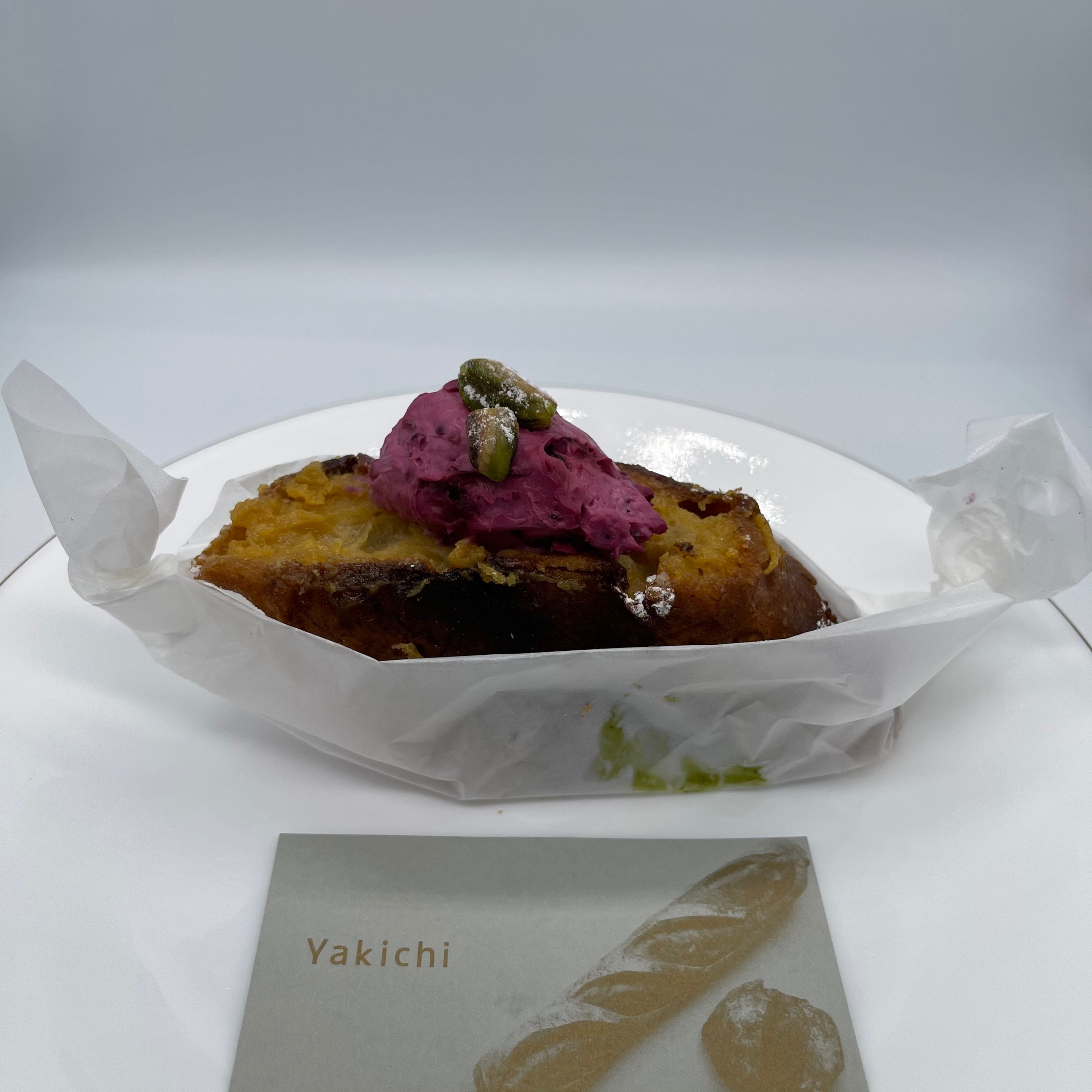 Yakichiのカシスクリームのフレンチトースト